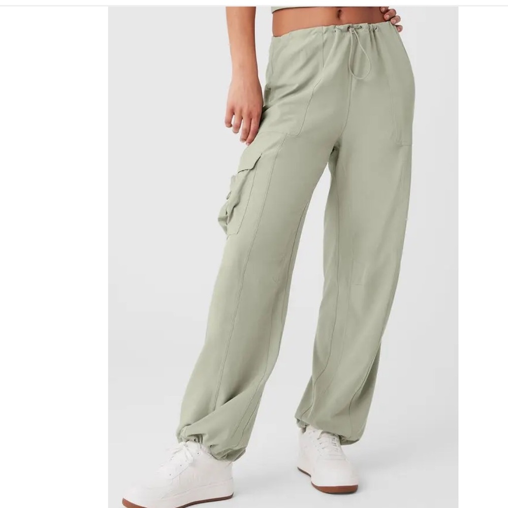 ALO Yoga Megastar Cargo Pants - Limestone